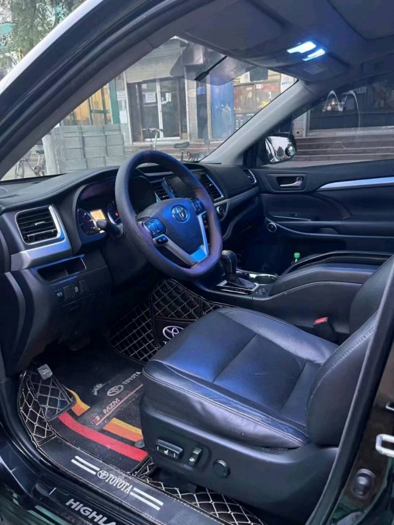 保定16年丰田汉兰达2