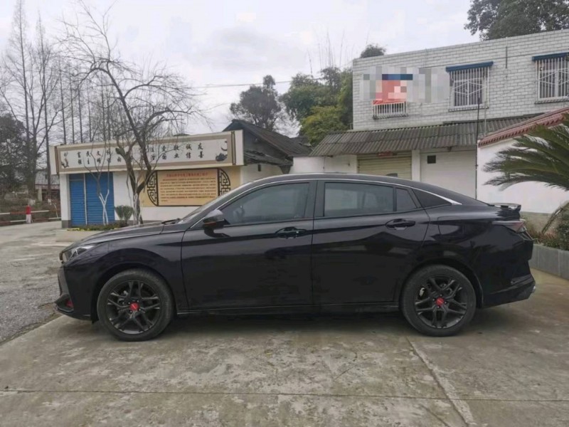 成都21年东风奕炫8