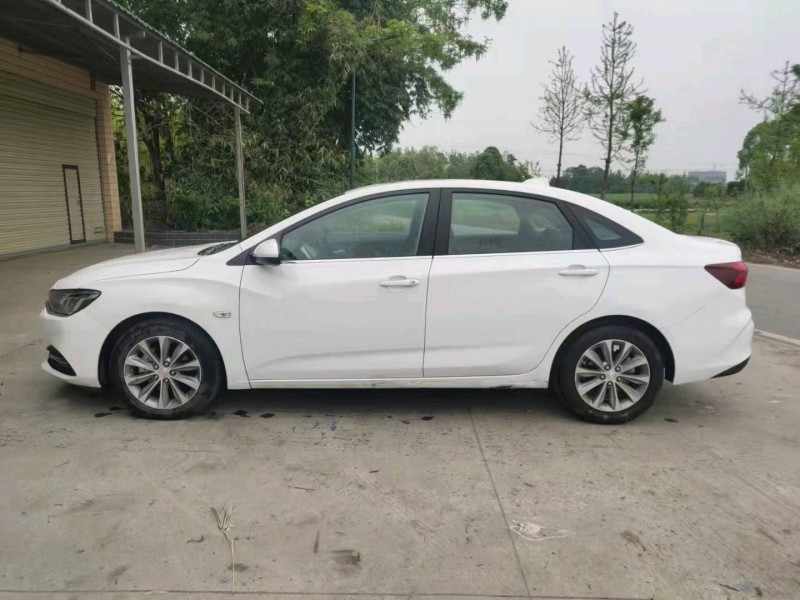 成都21年雪佛兰科鲁泽7