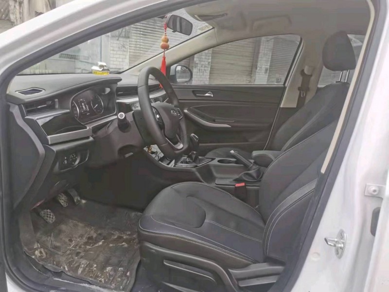 成都21年奇瑞艾瑞泽55