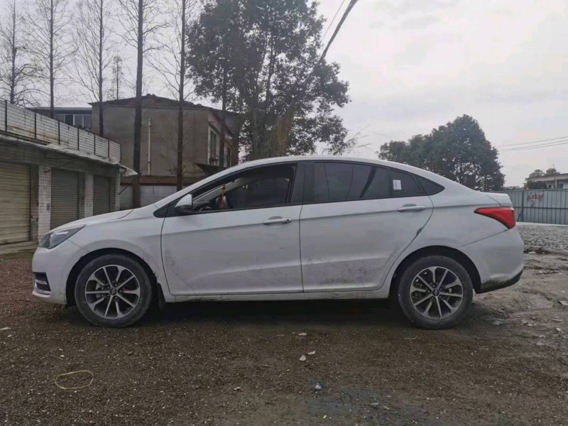 成都21年奇瑞艾瑞泽58