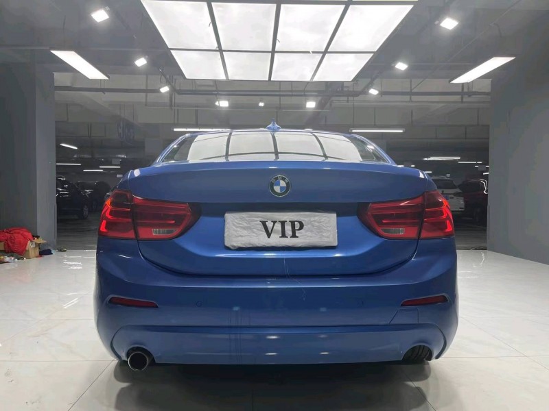 成都18年宝马1系8