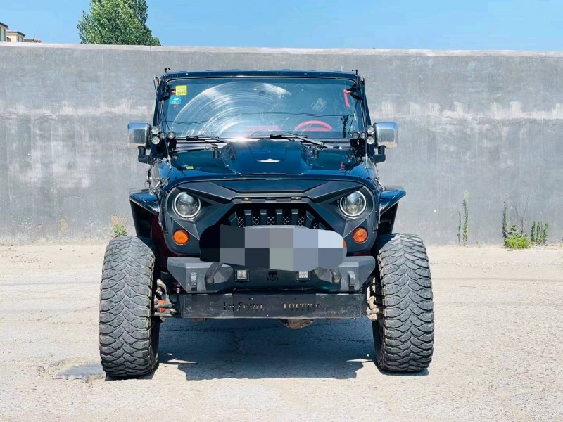 青島09年Jeep牧馬人1