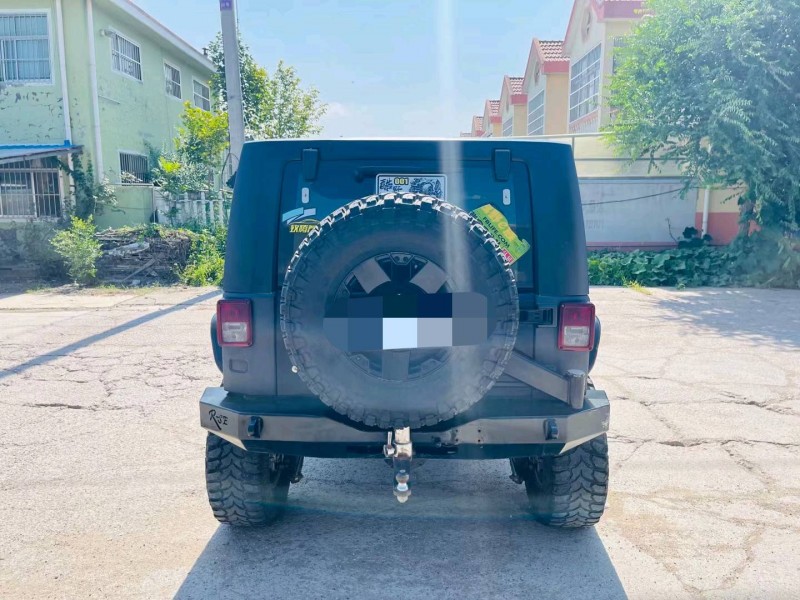 青島09年Jeep牧馬人5