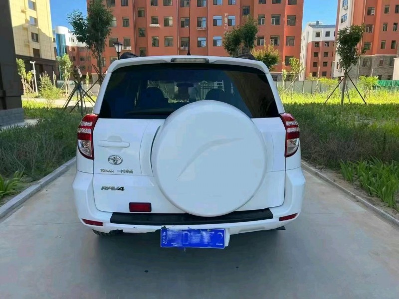 呼和浩特13年豐田RAV41