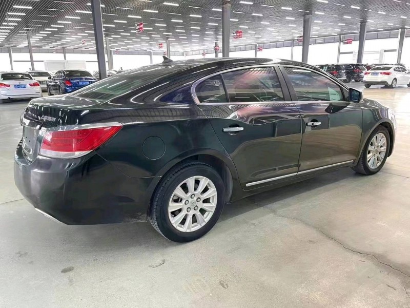 济宁13年别克君越2