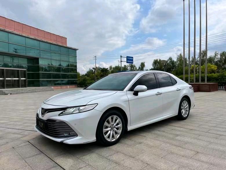 盐城19年丰田凯美瑞3