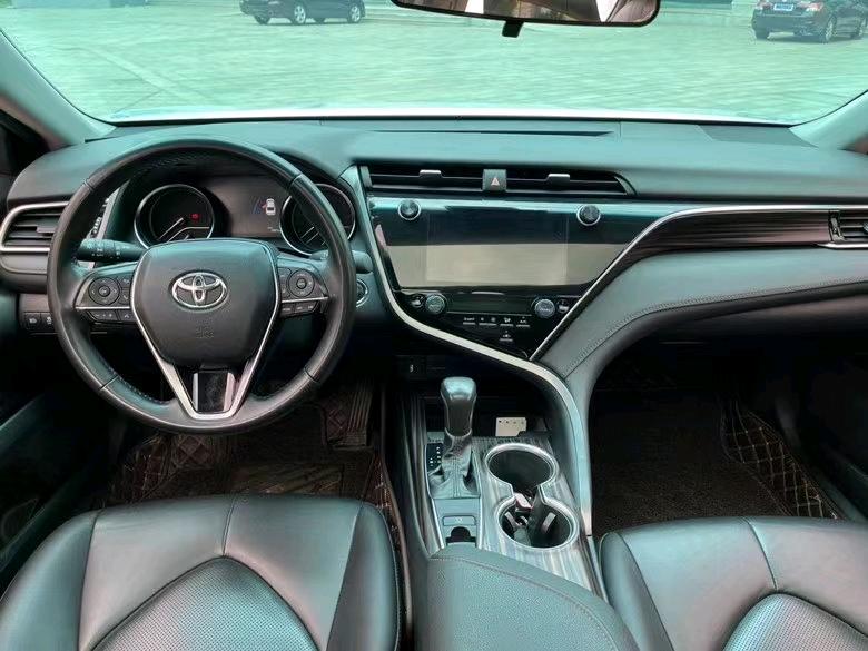 盐城19年丰田凯美瑞4