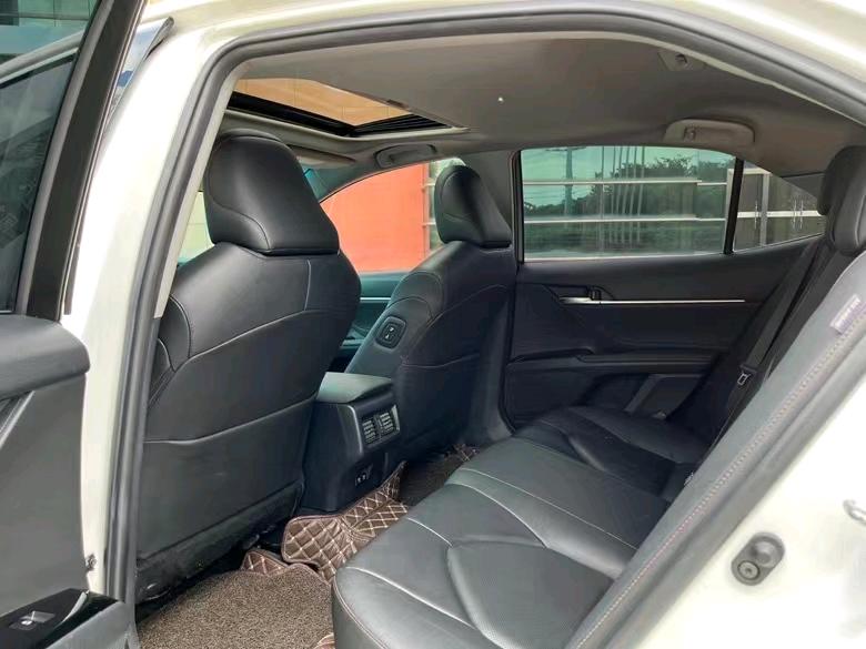 盐城19年丰田凯美瑞5