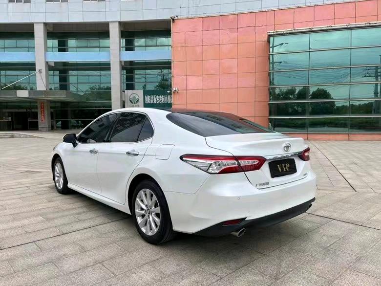 盐城19年丰田凯美瑞8