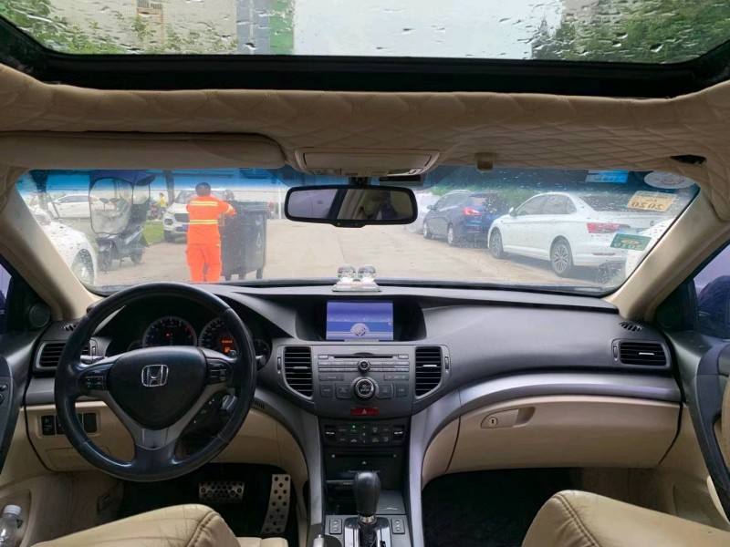广州11年本田思铂睿6