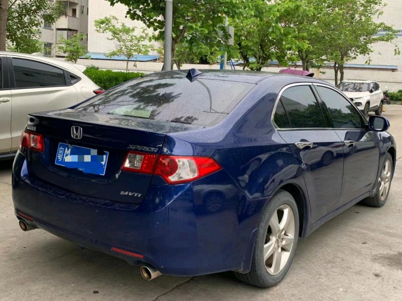 广州11年本田思铂睿8