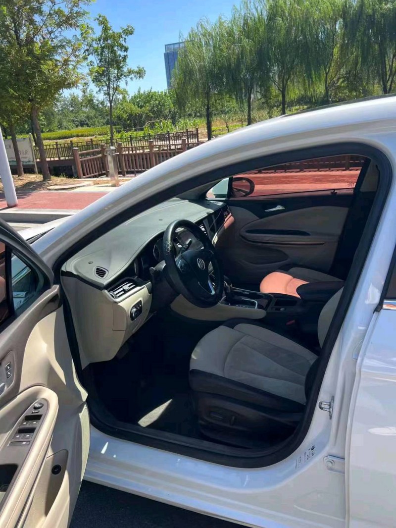 徐州17年别克威朗6