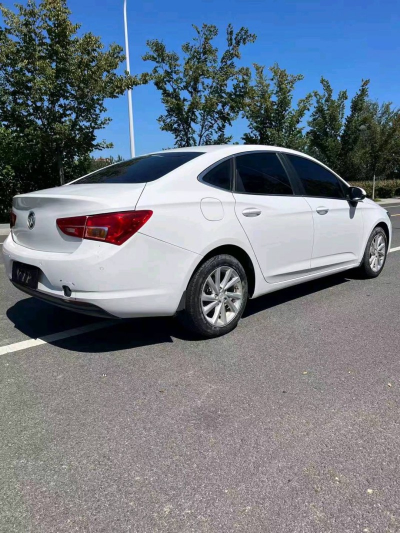 徐州17年别克威朗8