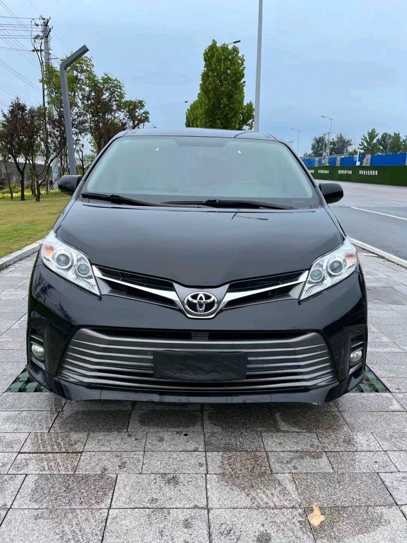 徐州19年丰田塞纳1