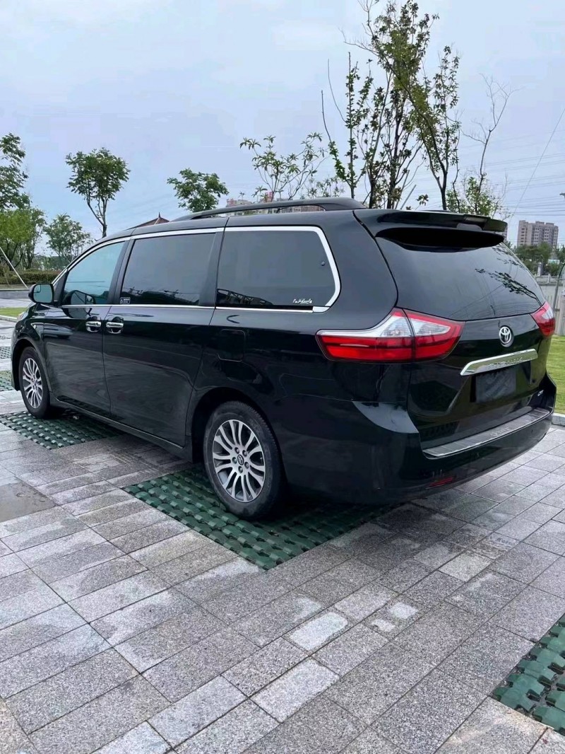 徐州19年丰田塞纳3