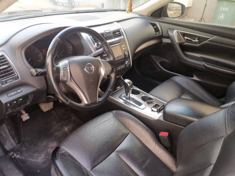 徐州15年日产天籁5