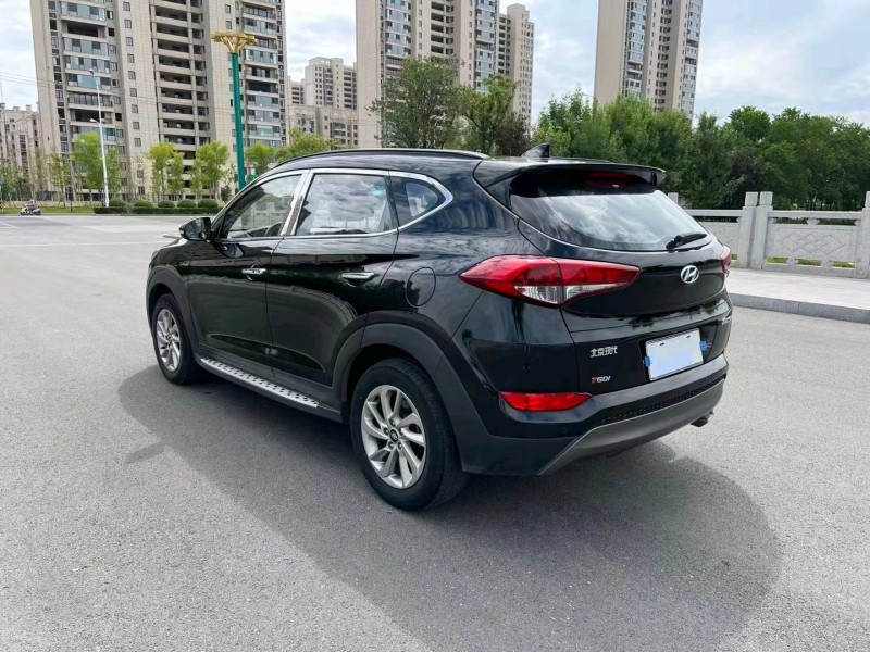 徐州17年现代途胜4