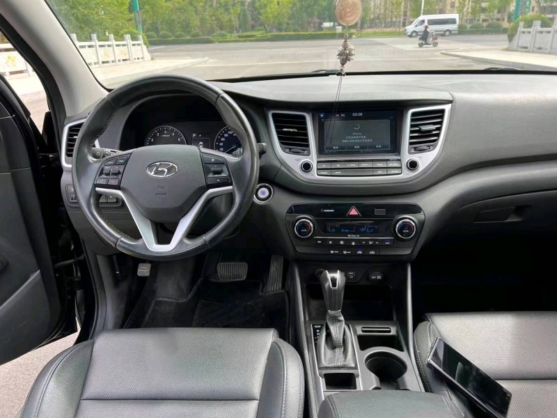 徐州17年现代途胜2