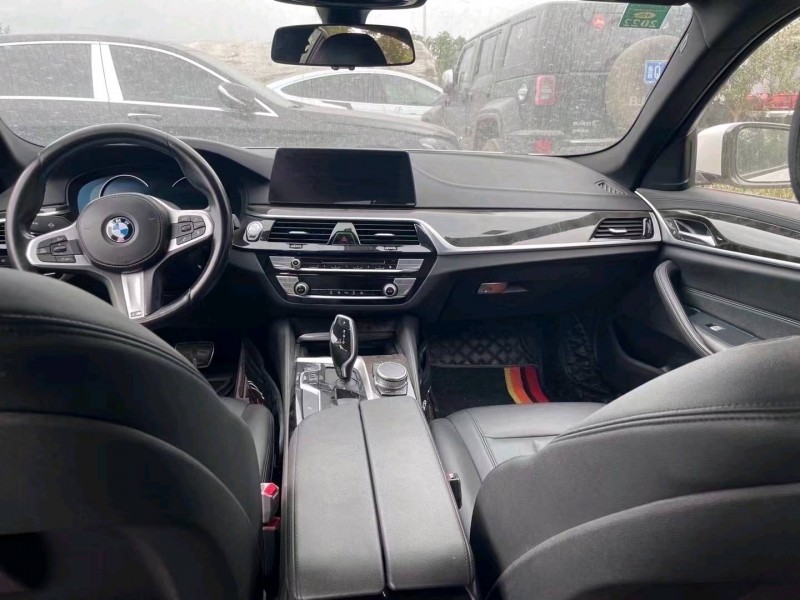 北京18年宝马5系9