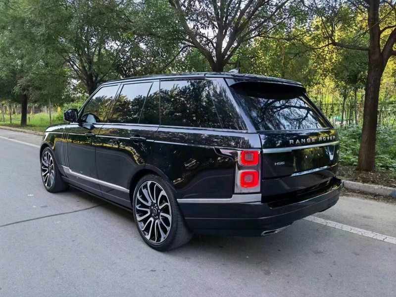 青岛18年路虎揽胜行政4