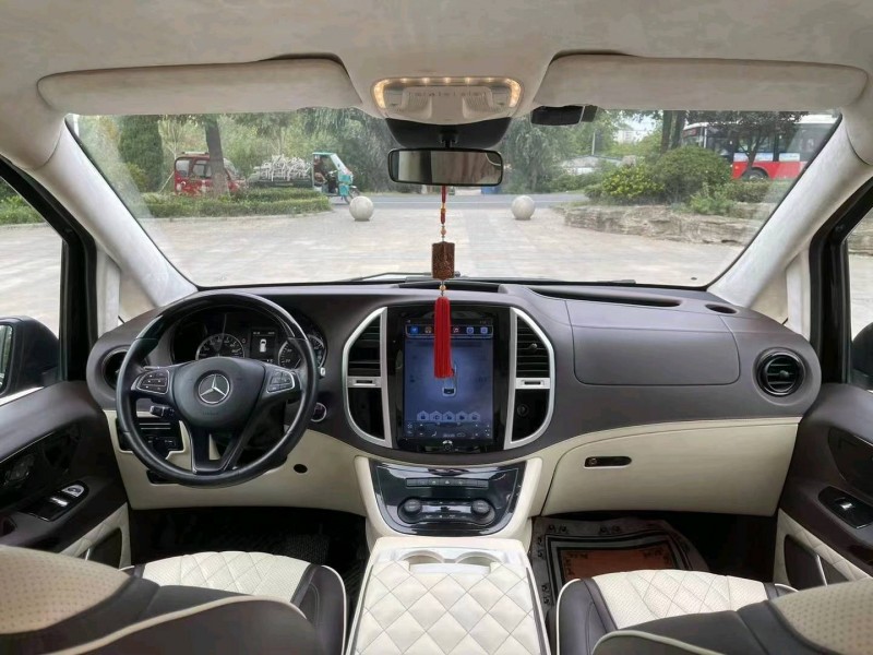 青岛18年奔驰威霆6