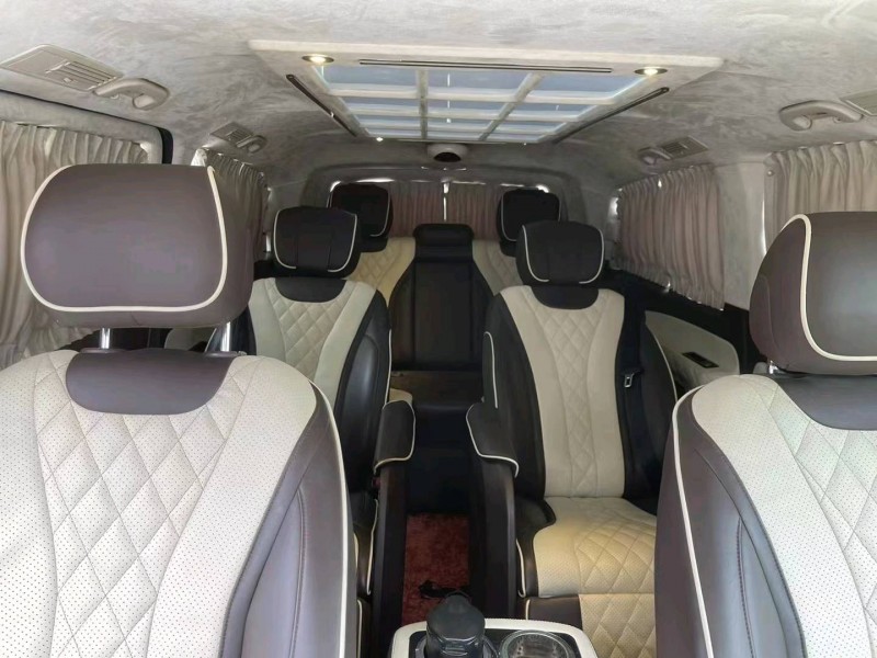 青岛18年奔驰威霆4