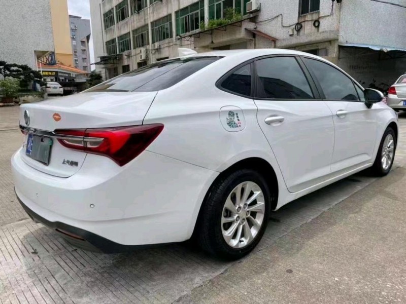 中山21年别克威朗4