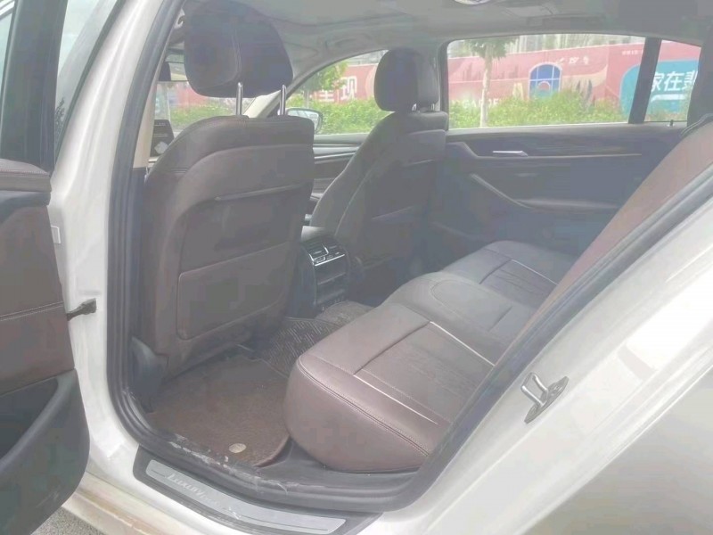 保定22年宝马5系3