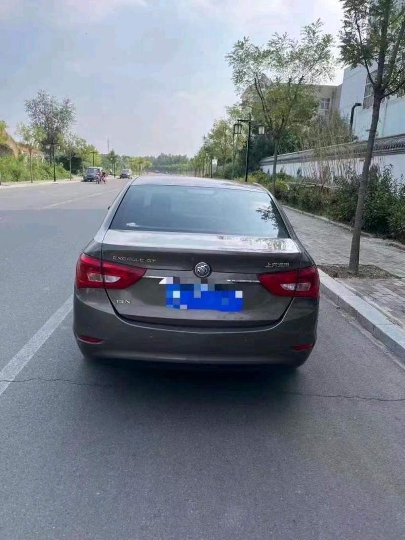 青岛17年别克英朗GT2