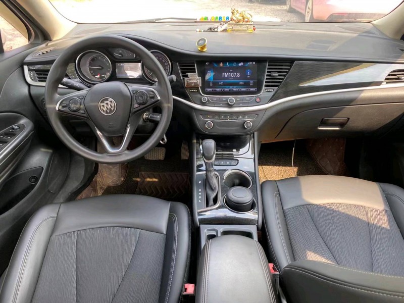 广州16年别克威朗9