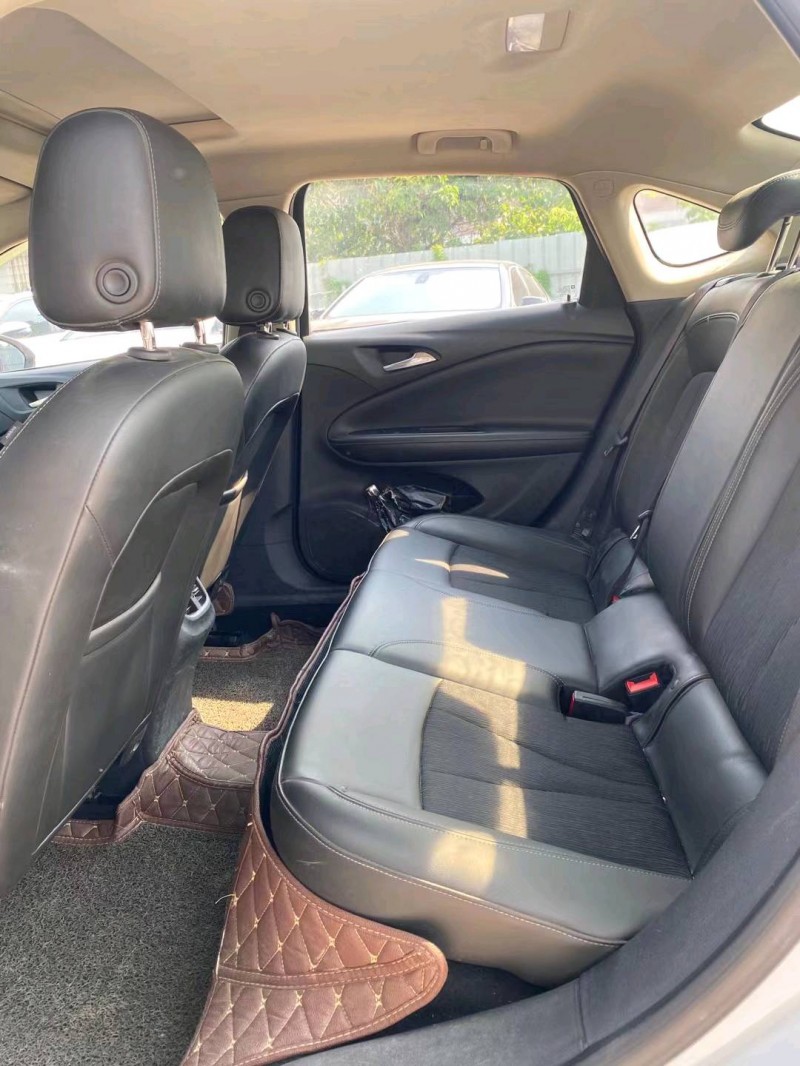 广州16年别克威朗8