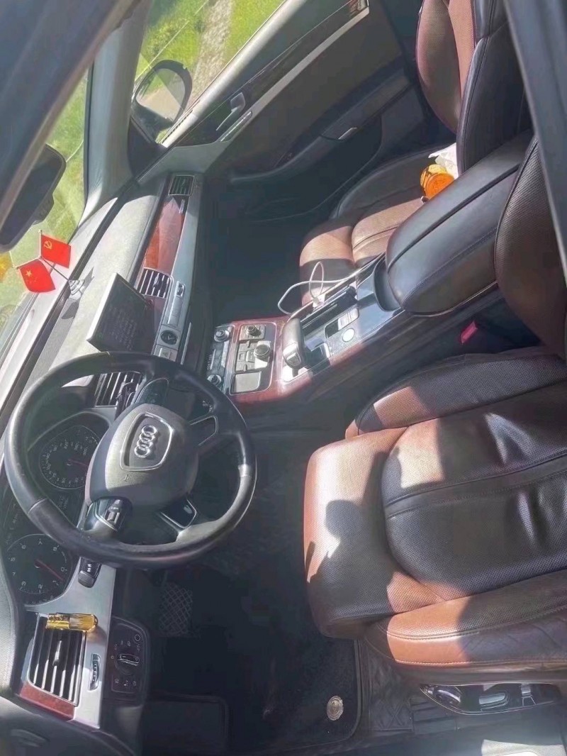 北京12年奥迪A8L8