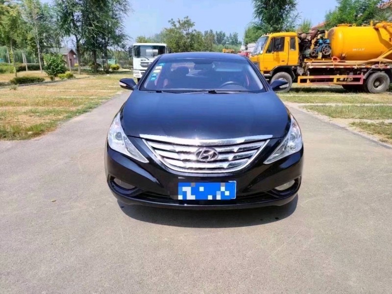 北京11年现代索纳塔八1