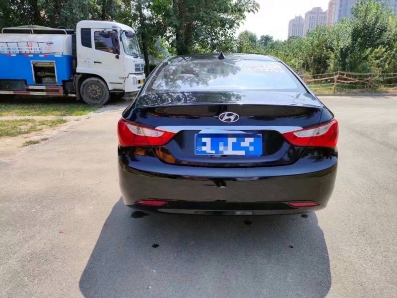 北京11年现代索纳塔八5