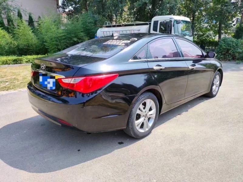 北京11年现代索纳塔八8