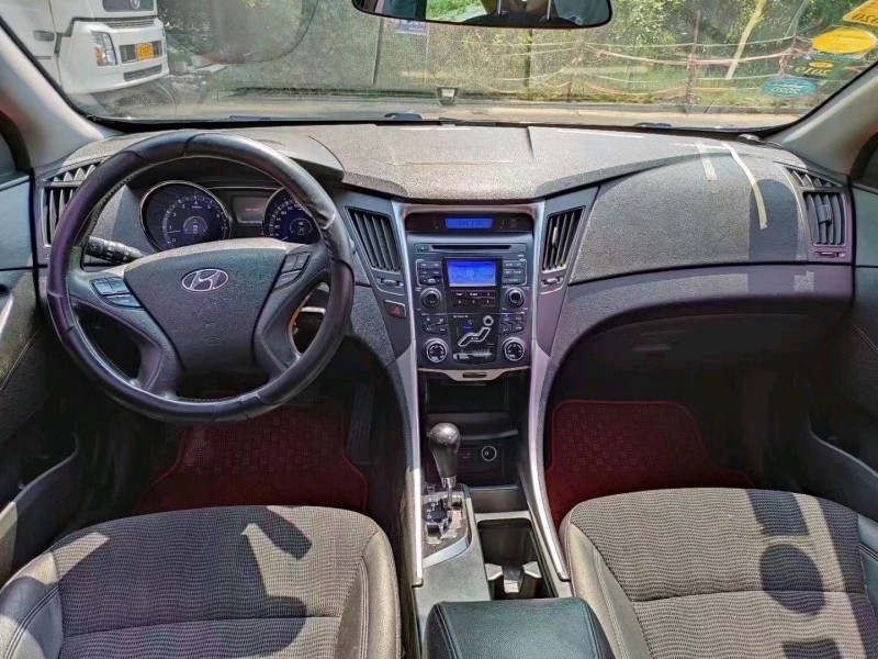 北京11年现代索纳塔八9