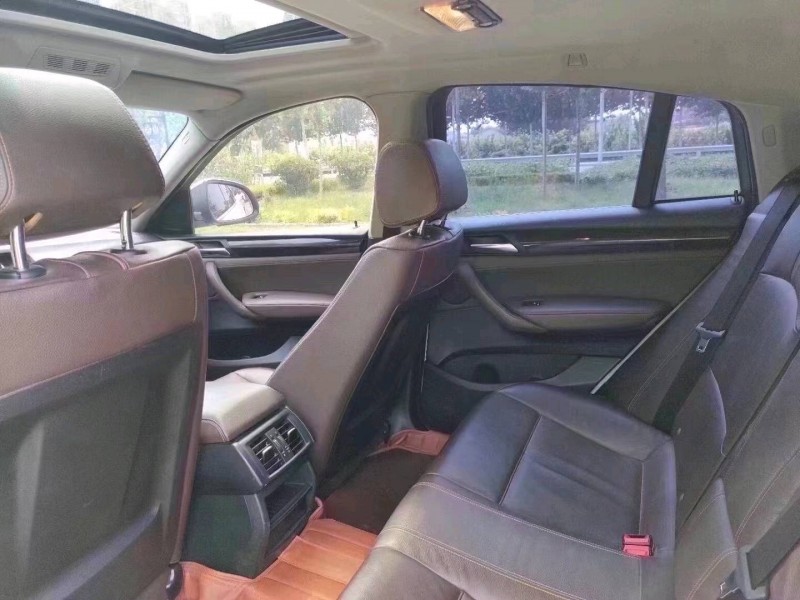 北京17年宝马X47