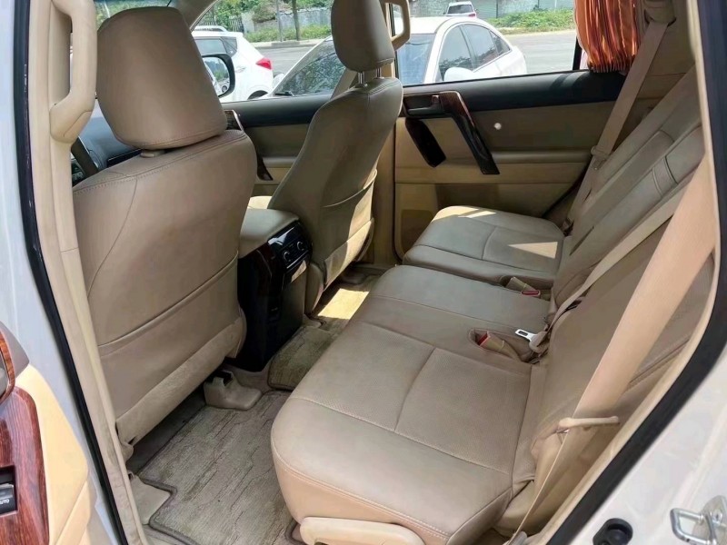 北京17年丰田普拉多6