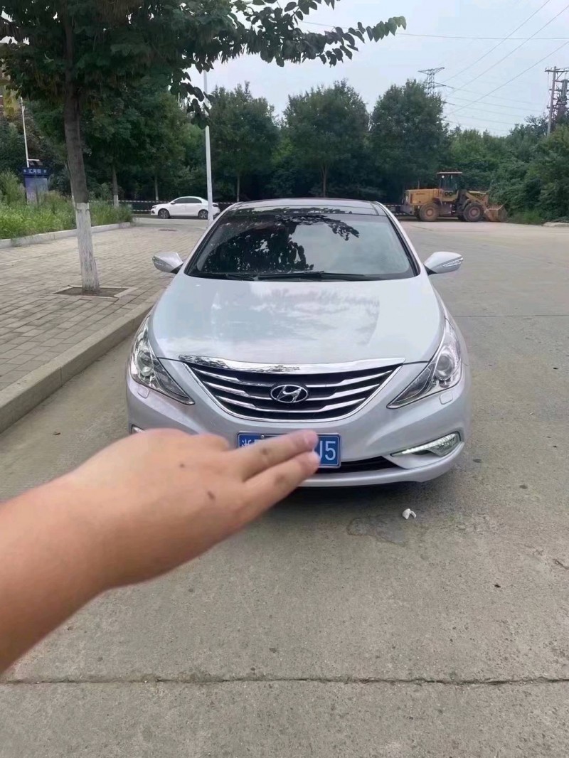 北京14年现代索纳塔八1