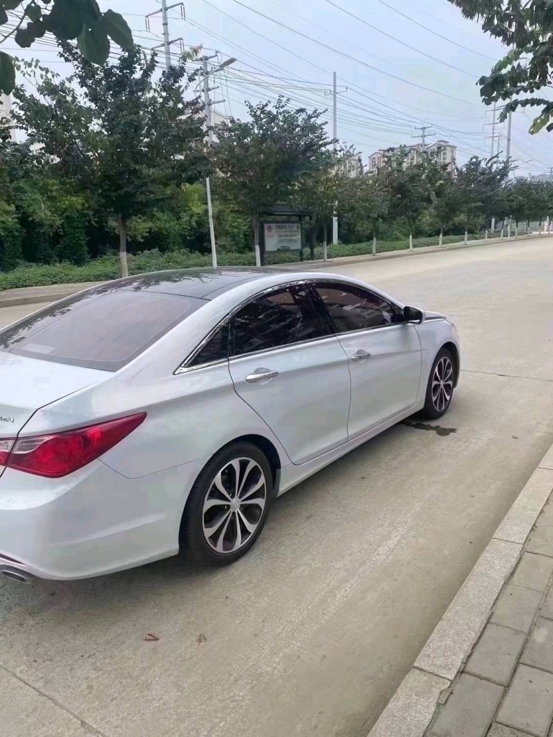 北京14年现代索纳塔八3