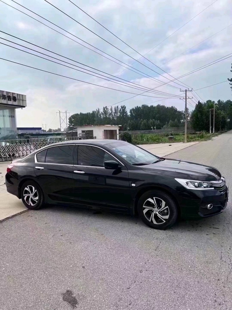 北京17年本田雅阁8