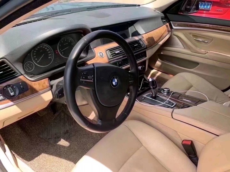 北京11年宝马5系3