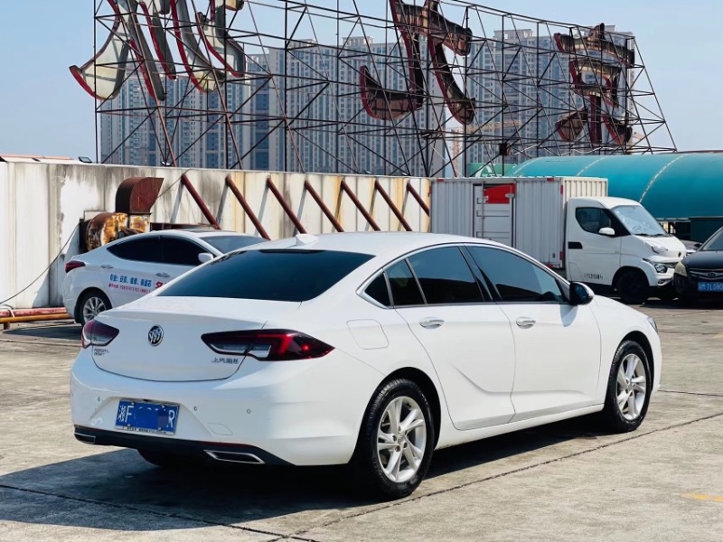 东莞21年别克君威4