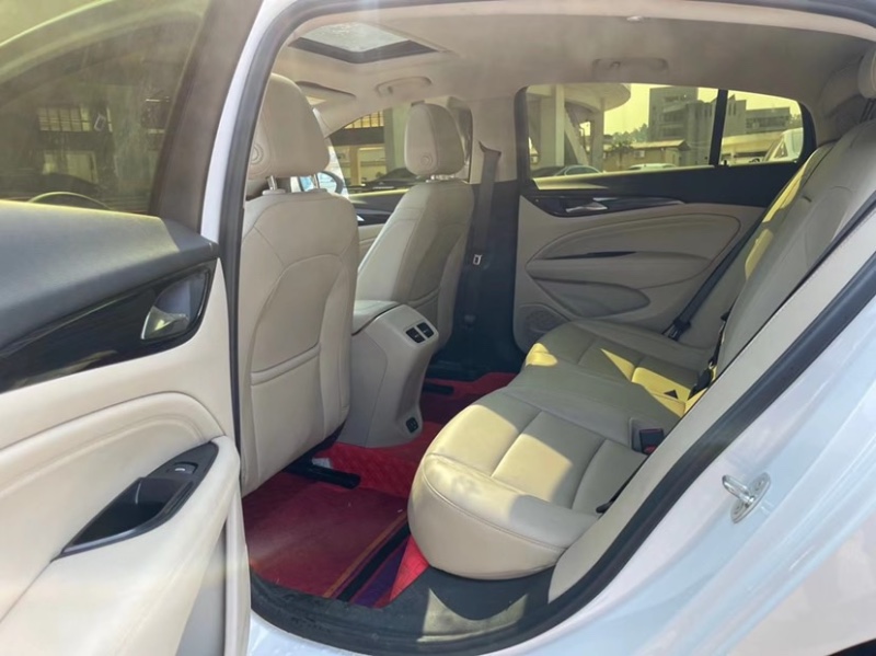 东莞21年别克君威3