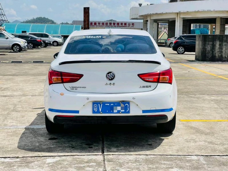 东莞16年别克威朗9