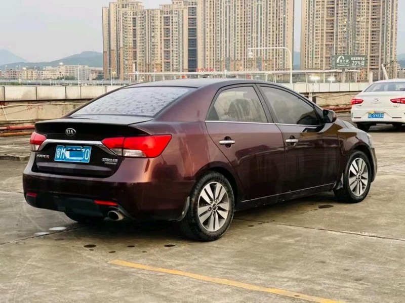 东莞14年起亚福瑞迪8