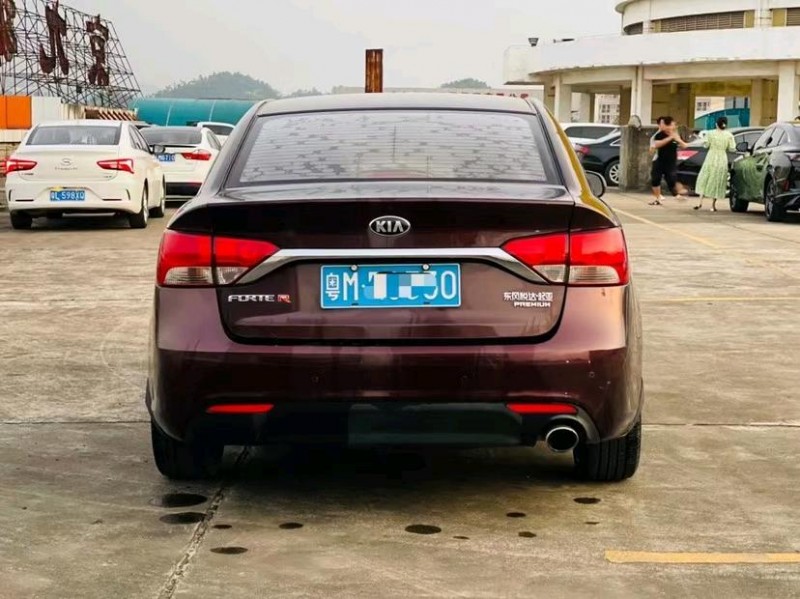 东莞14年起亚福瑞迪9