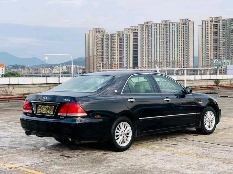 东莞06年丰田皇冠8