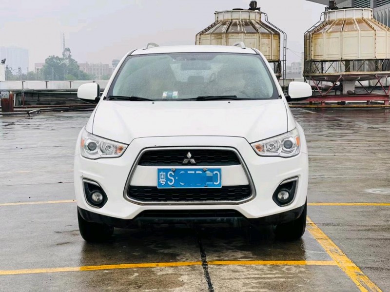 东莞14年三菱劲炫1